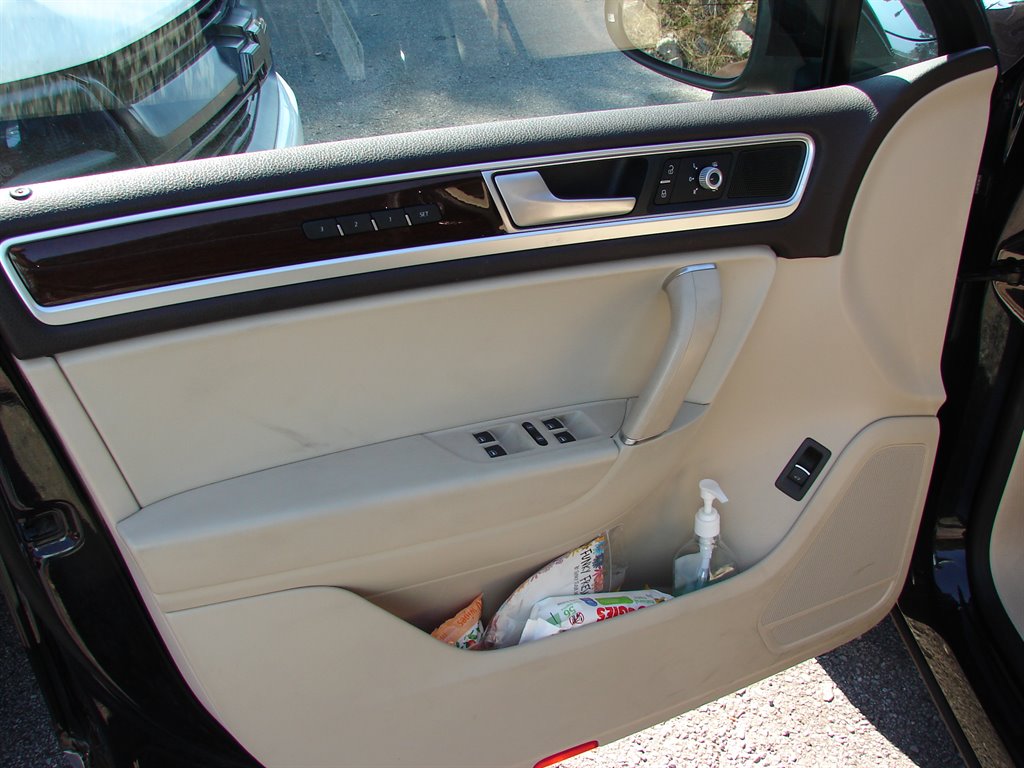 2016 Volkswagen Touareg Lux photo 6