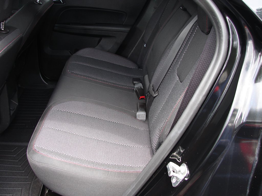 2017 Chevrolet Equinox LT photo 7