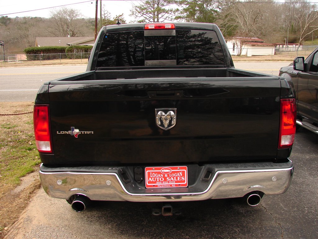 2017 Ram 1500 SLT photo 5