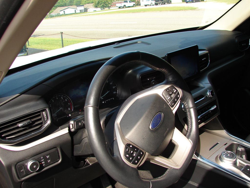 2020 Ford Explorer XLT - Photo 6
